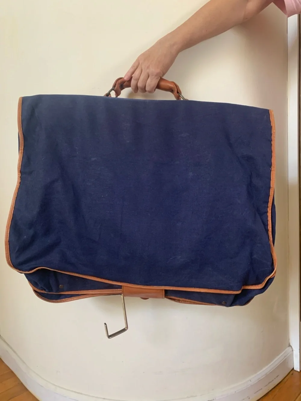Rare vintage Navy United Colors of Benetton travel bag for suites and jackets